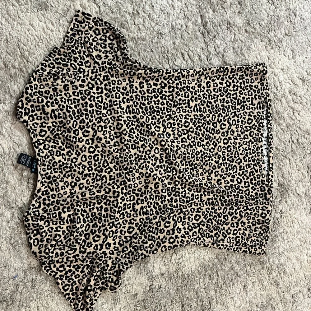 Leopard Print V Neck Women's Short Sleeve T Shirt Cutout Rue + - Picture 9 of 9